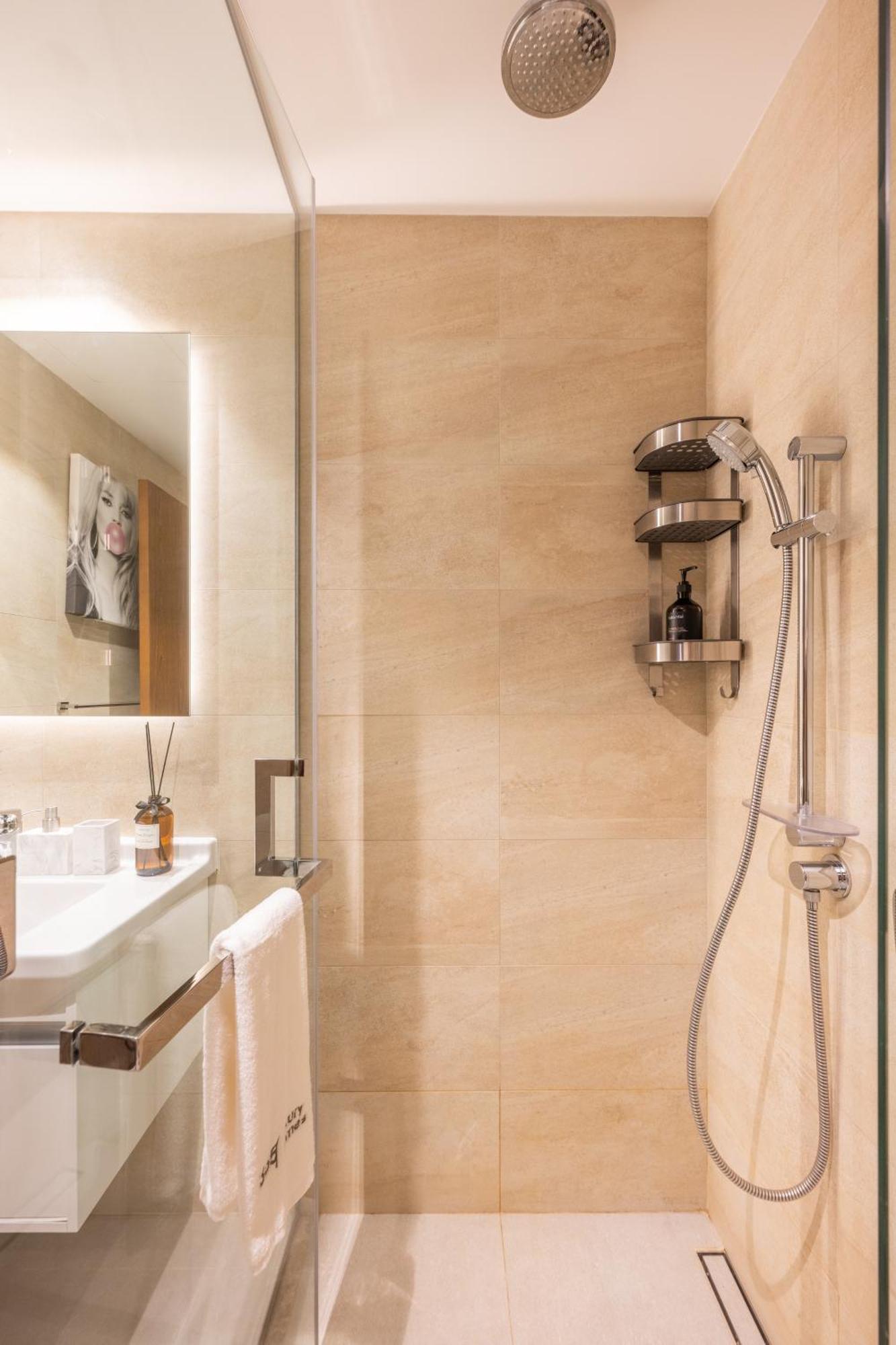 Exclusive Marina Stay - Posh 3Br With Stunning Views Dubái Exterior foto