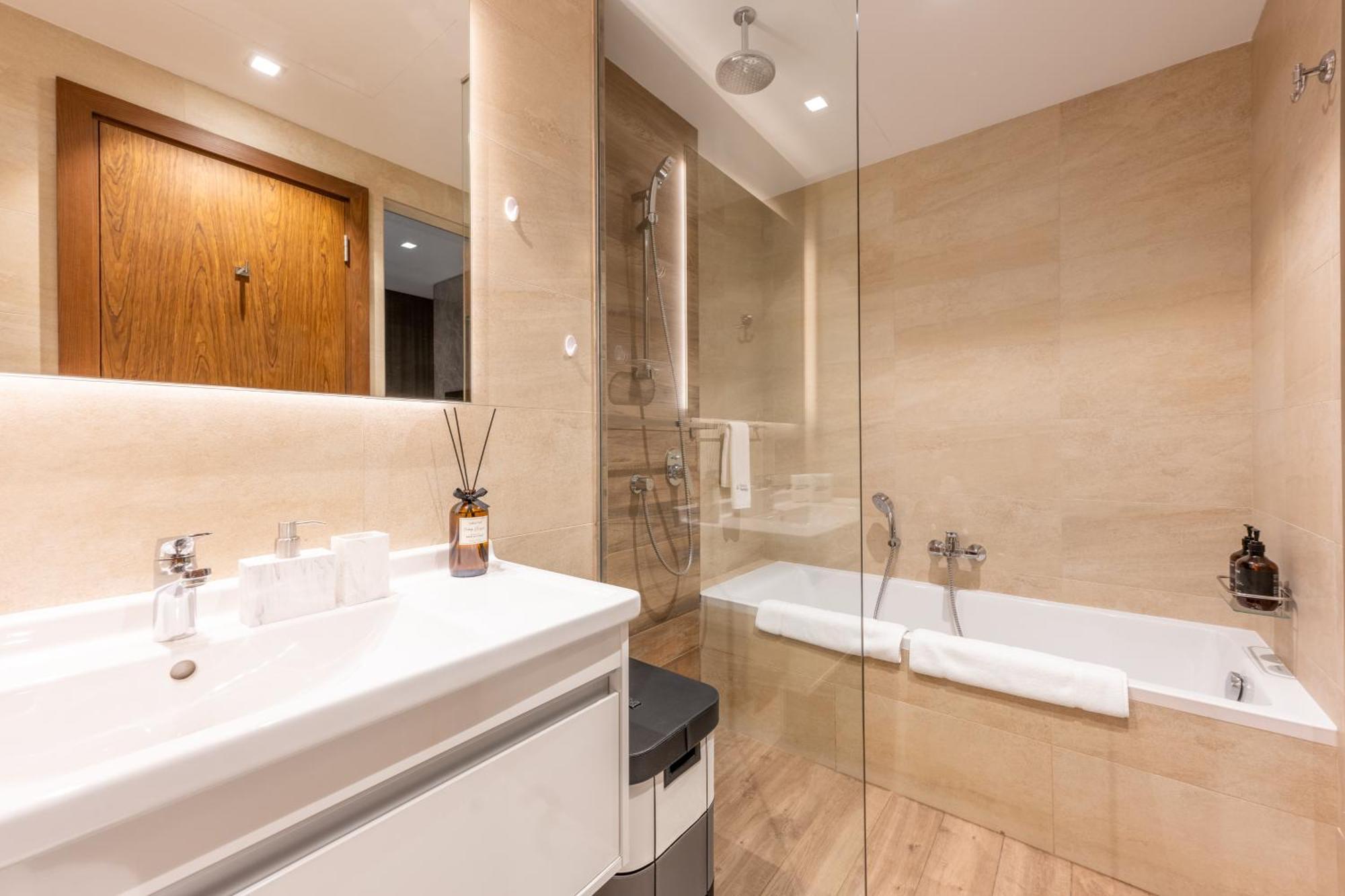 Exclusive Marina Stay - Posh 3Br With Stunning Views Dubái Exterior foto